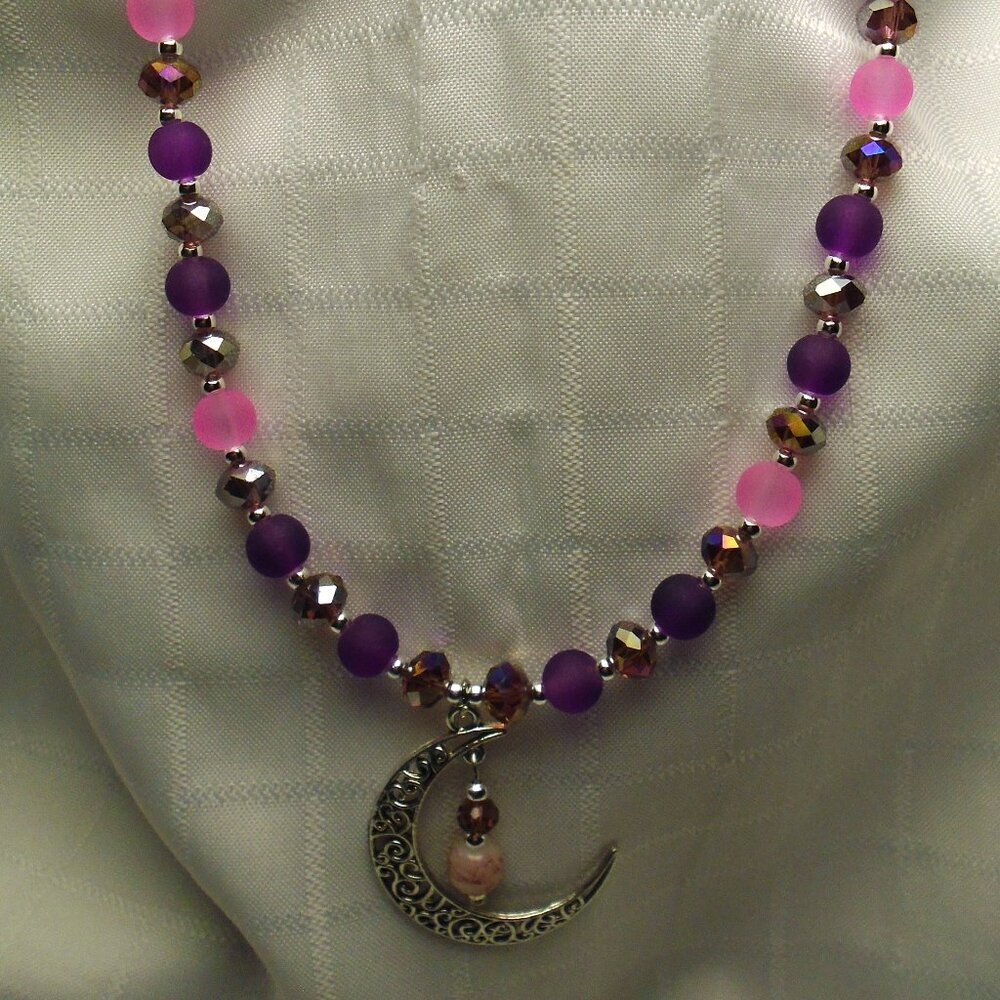 No105 Beautiful handmade long necklace with silver moon pendant & earrings